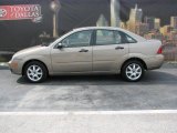 2005 Arizona Beige Metallic Ford Focus ZX4 SE Sedan #8023476