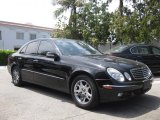 2006 Mercedes-Benz E 350 Sedan Front 3/4 View