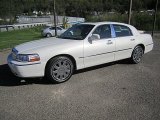 2007 Lincoln Town Car Designer Front 3/4 View
