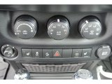 2013 Jeep Wrangler Unlimited Moab Edition 4x4 Controls