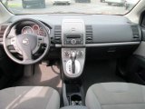2010 Nissan Sentra 2.0 SR Dashboard