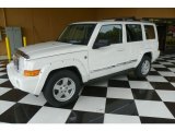 2006 Jeep Commander Limited 4x4 Front 3/4 View