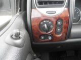 2005 GMC Envoy XL SLT 4x4 Controls