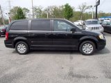 Brilliant Black Crystal Pearl Chrysler Town & Country in 2009