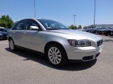 2005 Volvo S40 2.4i Front 3/4 View