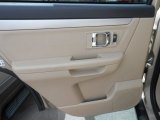 2007 Suzuki XL7 AWD Door Panel