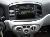 2009 Hyundai Accent GLS 4 Door Controls