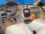 2011 Mercedes-Benz R 350 4Matic Dashboard