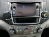 2013 Toyota Highlander SE 4WD Controls
