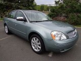 2005 Ford Five Hundred Limited AWD Front 3/4 View