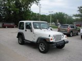 2000 Jeep Wrangler Sport 4x4 Front 3/4 View