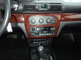 2002 Dodge Stratus ES Sedan Controls