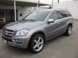2010 Mercedes-Benz GL 450 4Matic Front 3/4 View