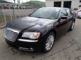 2013 Chrysler 300 AWD Front 3/4 View