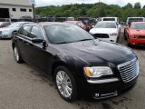2013 Chrysler 300 AWD Front 3/4 View