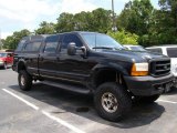 1999 Ford F350 Super Duty XL Crew Cab 4x4 Front 3/4 View