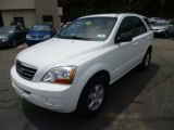 Clear White Kia Sorento in 2008