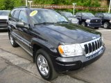 2004 Jeep Grand Cherokee Overland 4x4 Front 3/4 View