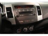 2009 Mitsubishi Outlander SE Controls
