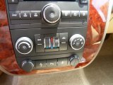 2013 Chevrolet Suburban 2500 LS 4x4 Controls