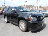 2013 Chevrolet Tahoe Hybrid 4x4 Front 3/4 View