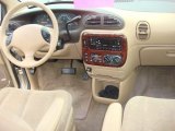 2000 Chrysler Town & Country LX Dashboard