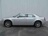 Bright Silver Metallic Chrysler 300 in 2009