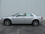 Bright Silver Metallic Chrysler 300 in 2009