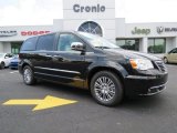 2013 Brilliant Black Crystal Pearl Chrysler Town & Country Touring - L #83206058