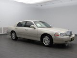 2004 Light French Silk Lincoln Town Car Ultimate #83500865