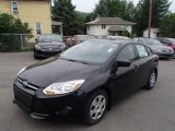 2014 Ford Focus S Sedan Front 3/4 View