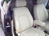 2010 Volkswagen New Beetle 2.5 Convertible Front Seat