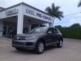 Canyon Gray Metallic Volkswagen Touareg in 2011
