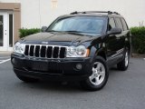 2005 Jeep Grand Cherokee Limited Front 3/4 View