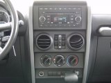 2007 Jeep Wrangler Unlimited Sahara 4x4 Controls