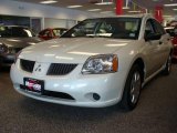 2005 Dover White Pearl Mitsubishi Galant DE #8401804