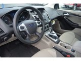 2014 Ford Focus SE Sedan Medium Light Stone Interior