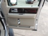 2010 Lincoln Navigator L Door Panel