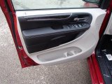 2014 Chrysler Town & Country Touring Door Panel