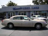 2007 Light French Silk Metallic Lincoln Town Car Signature Limited #84908064