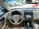 2014 Nissan Altima 2.5 SV Dashboard