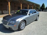 2007 Chrysler 300 C HEMI Front 3/4 View