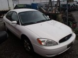 Vibrant White Ford Taurus in 2007