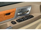 2008 Chrysler Town & Country Limited Controls