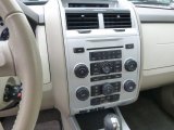 2010 Mercury Mariner V6 Premier 4WD Controls