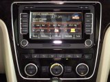 2014 Volkswagen Passat TDI SEL Premium Controls