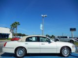 Ceramic White Tri-Coat Lincoln Town Car in 2006