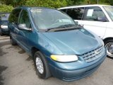 2000 Chrysler Voyager  Front 3/4 View