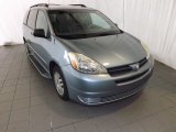 2004 Toyota Sienna LE Front 3/4 View