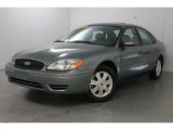 2005 Ford Taurus SEL Front 3/4 View